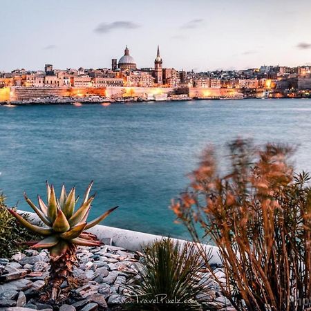 Exceptional 3-Bedroom Apartment, Sliema - Tigne Point! 외부 사진