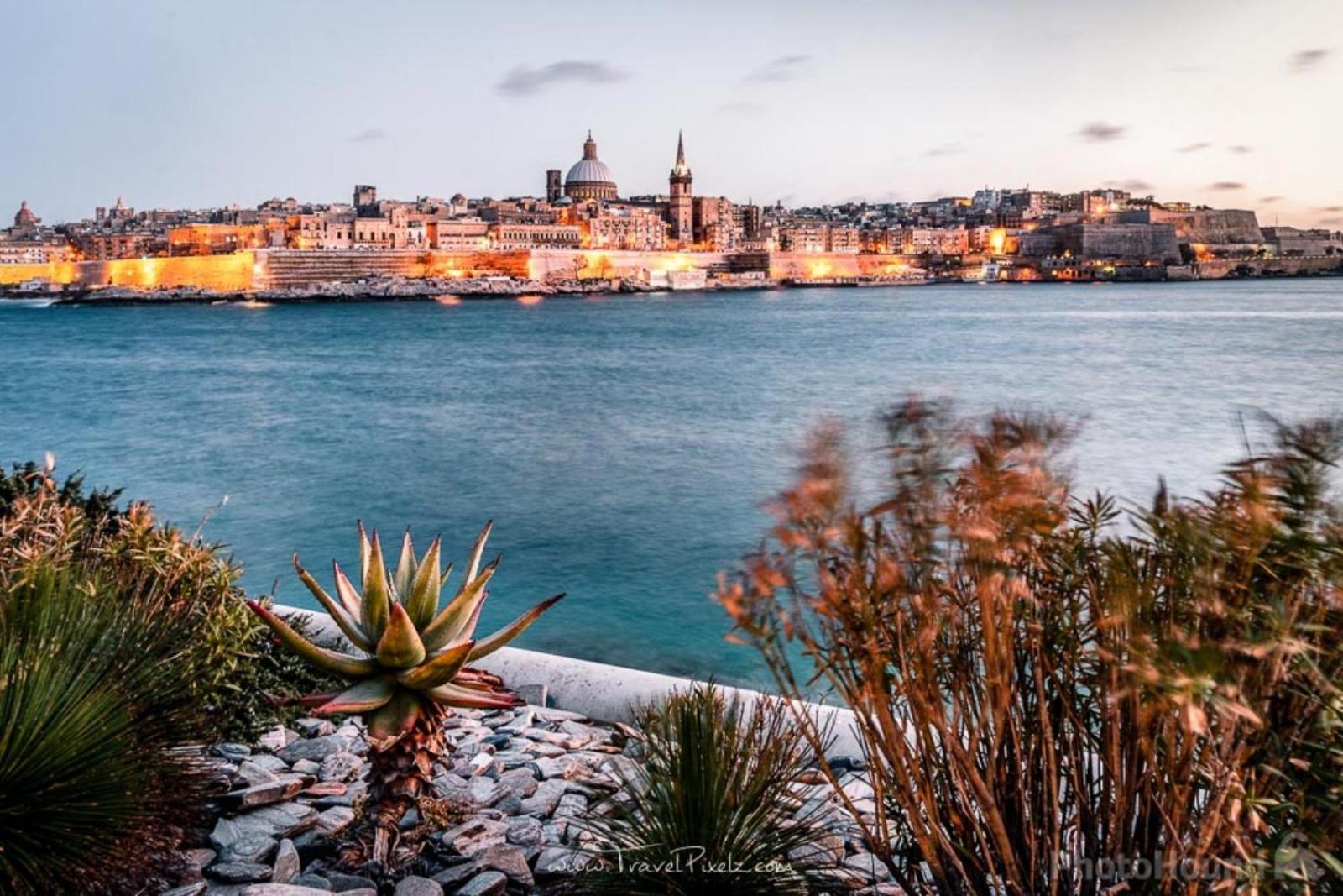 Exceptional 3-Bedroom Apartment, Sliema - Tigne Point! 외부 사진