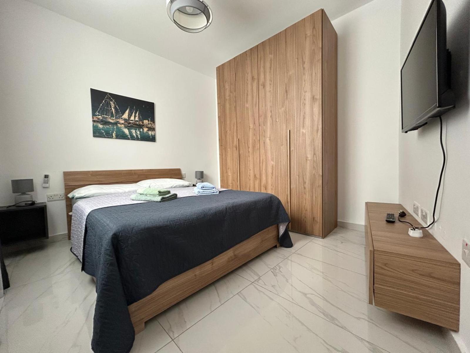 Exceptional 3-Bedroom Apartment, Sliema - Tigne Point! 외부 사진