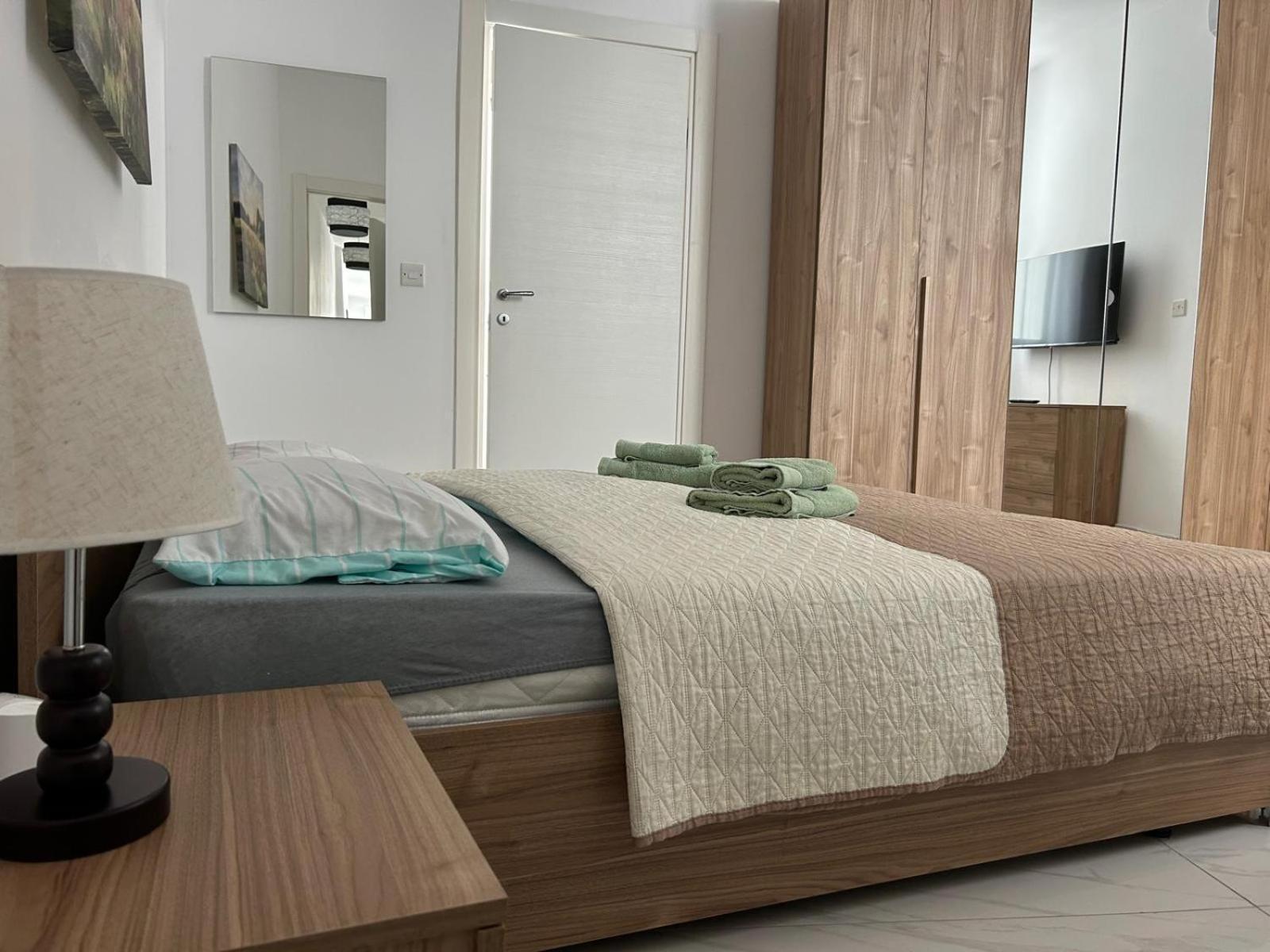 Exceptional 3-Bedroom Apartment, Sliema - Tigne Point! 외부 사진