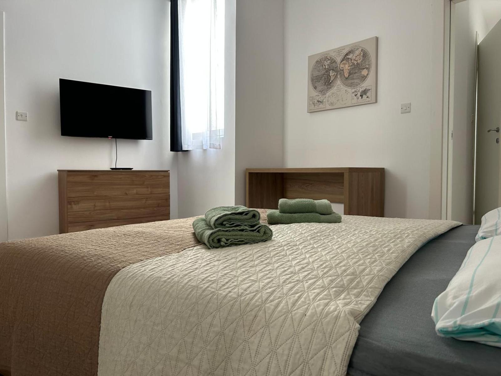 Exceptional 3-Bedroom Apartment, Sliema - Tigne Point! 외부 사진
