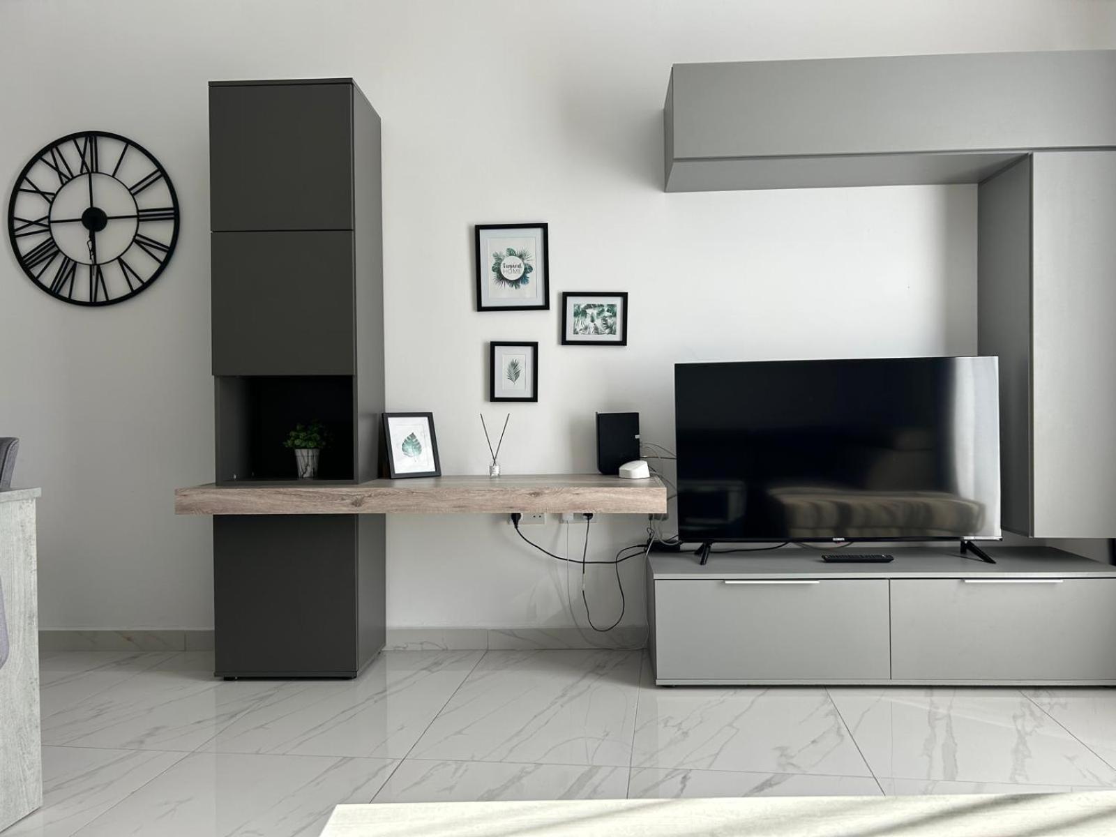 Exceptional 3-Bedroom Apartment, Sliema - Tigne Point! 외부 사진