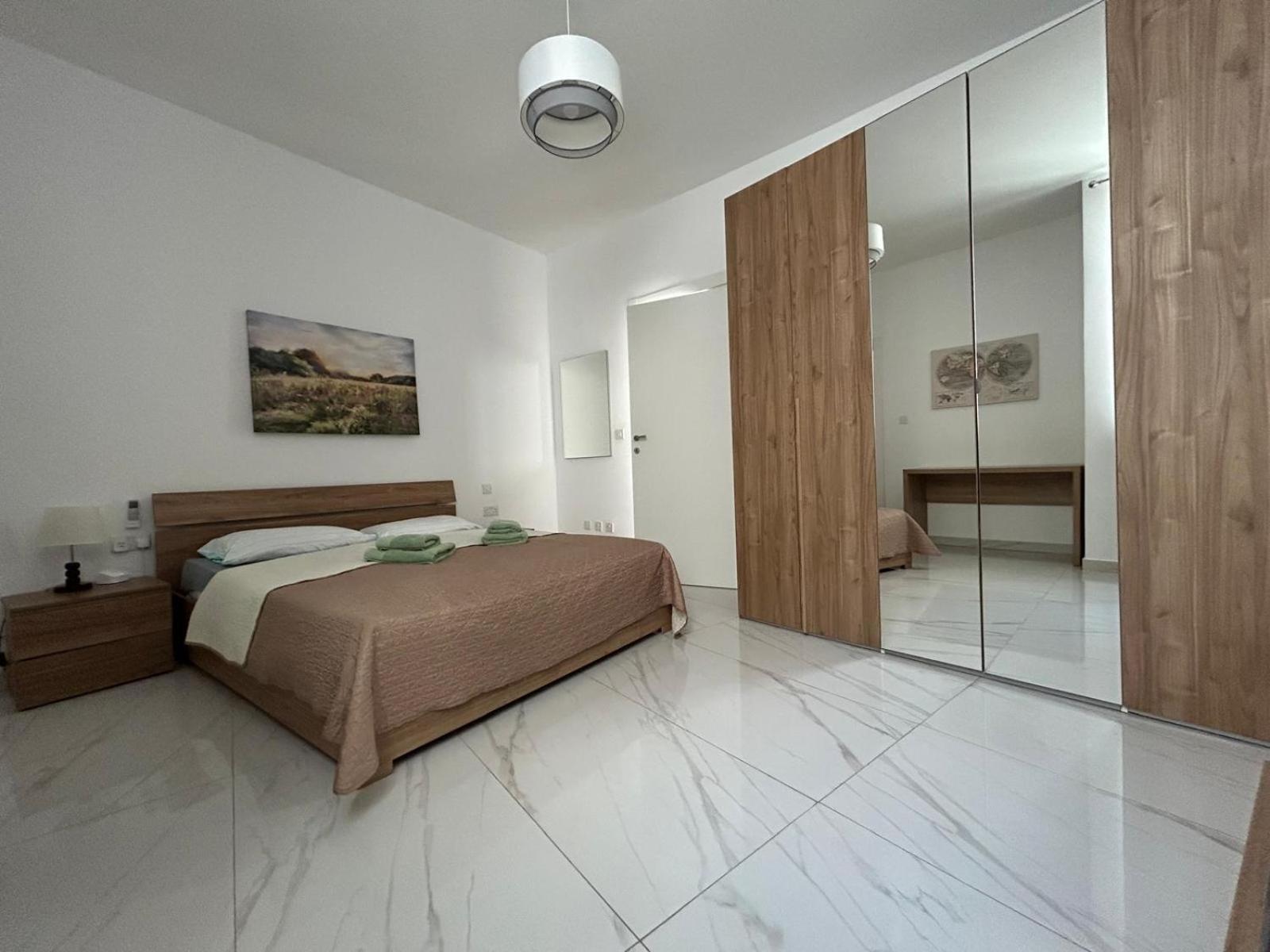Exceptional 3-Bedroom Apartment, Sliema - Tigne Point! 외부 사진