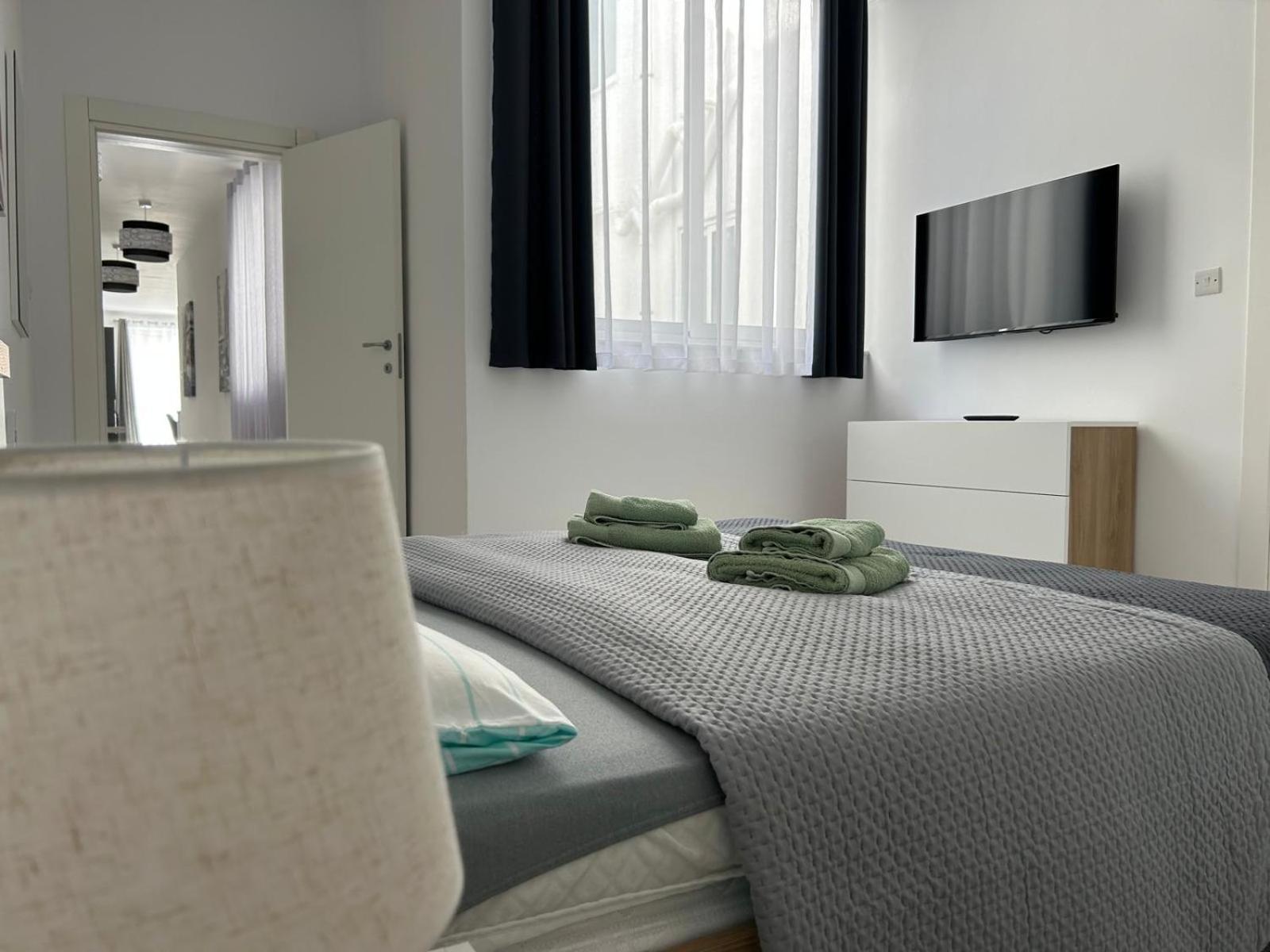 Exceptional 3-Bedroom Apartment, Sliema - Tigne Point! 외부 사진